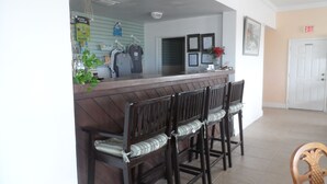 Lobby-lounge