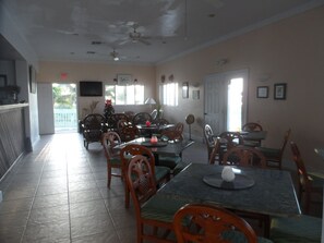 Dining - Greenwich Creek Lodge (Deadmans Cay)