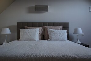 Talo, 2 makuuhuonetta | Allergiatestatut vuodevaatteet, minibaari, yksilöllisesti kalustettu