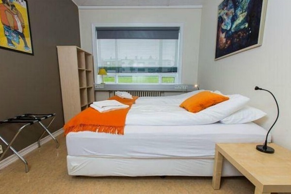Twin Room with Shared Bathroom and Free Parking | Blendingsgardiner og sengetøy