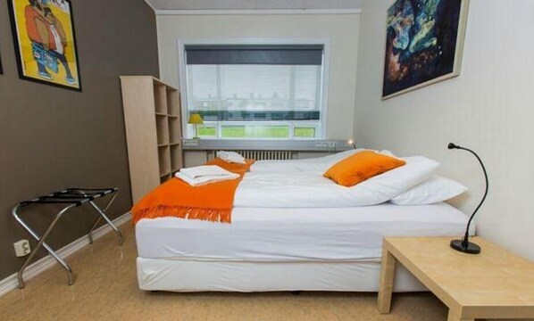 Twin Room with Shared Bathroom and Free Parking | Verdunkelungsvorhänge, Bettwäsche