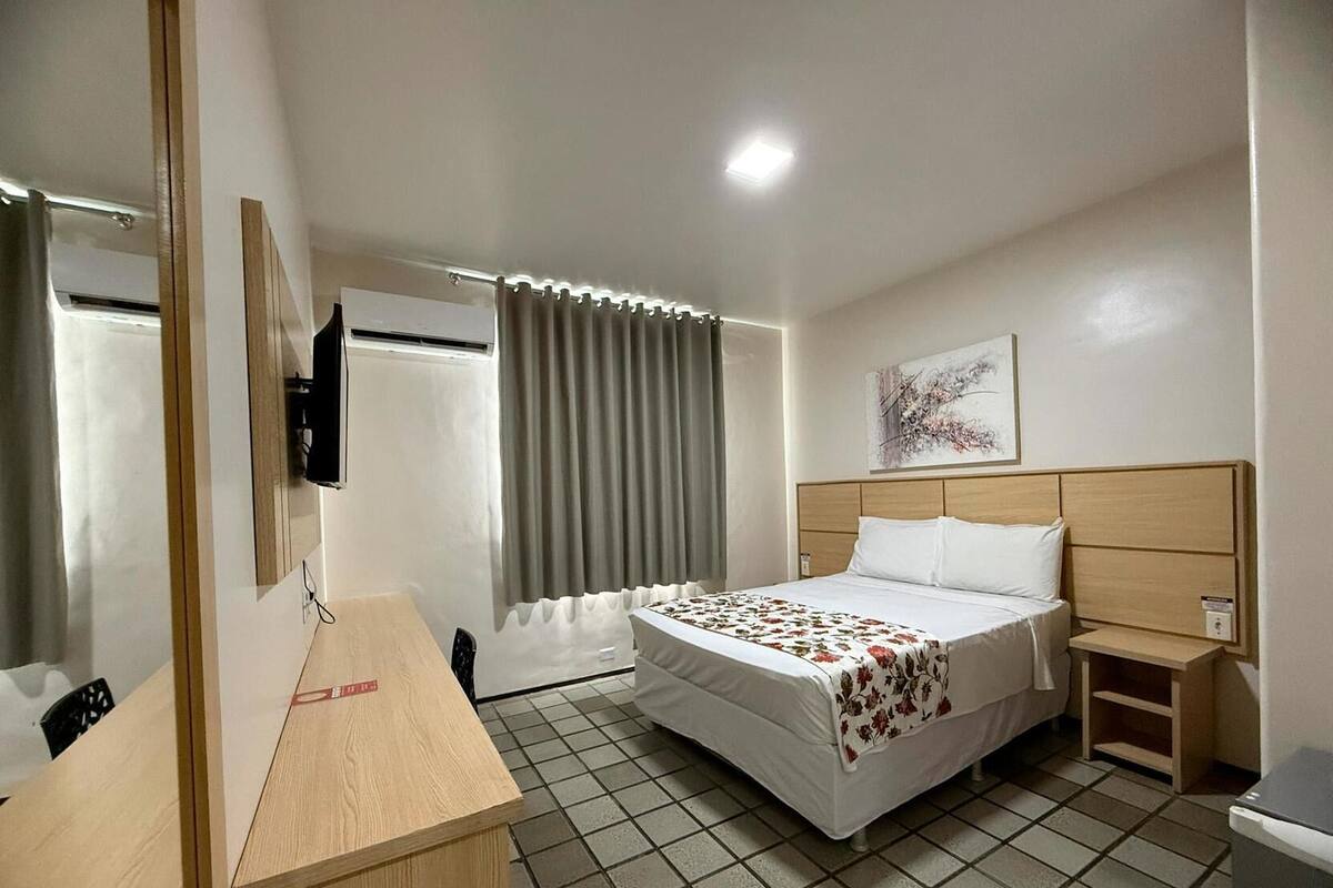 Minibar, blackout drapes, WiFi (free), bed sheets