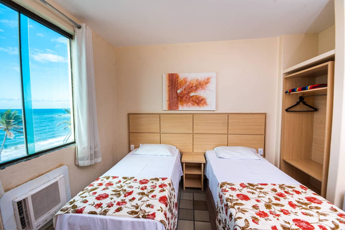 Standard Twin | Frigobar, cortinas blackout, Wi-Fi de cortesia, roupa de cama