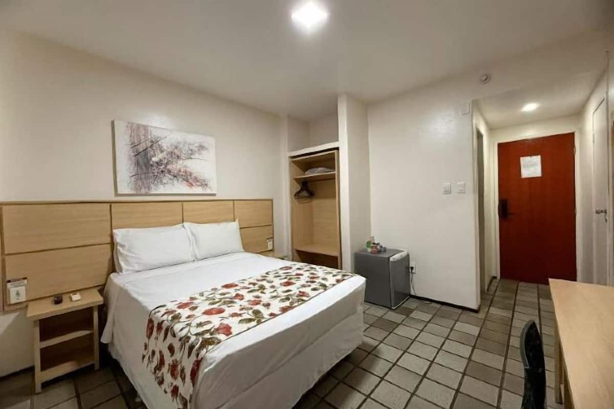 Minibar, blackout curtains, free WiFi, bed sheets