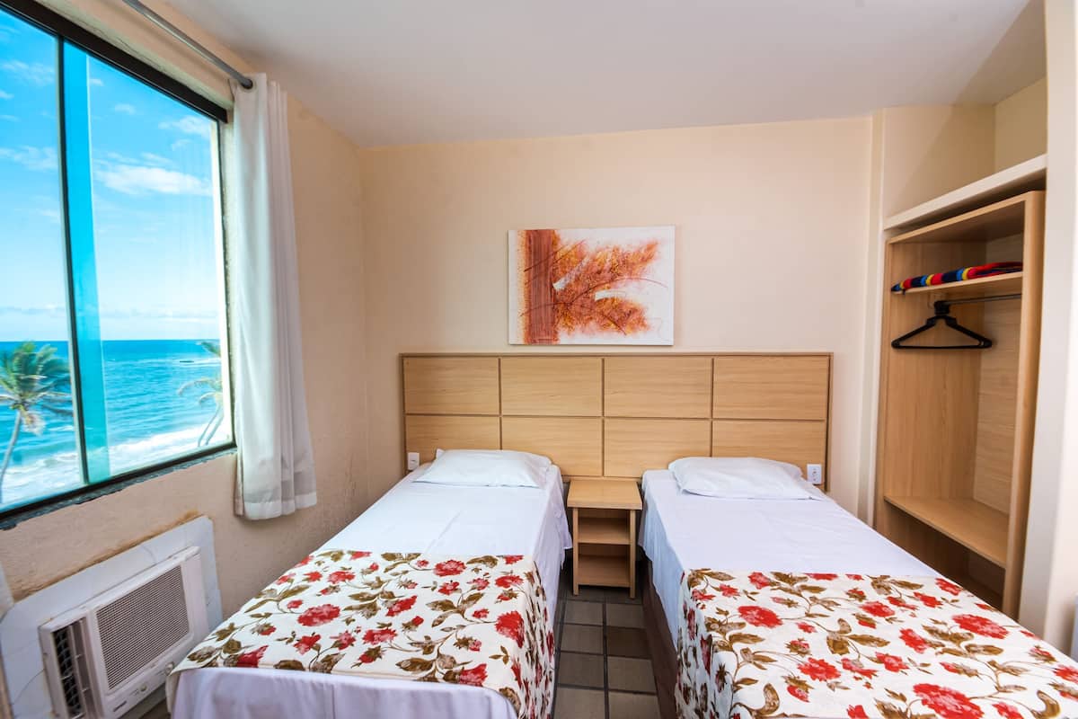 Frigobar, cortinas blackout, Wi-Fi de cortesia, roupa de cama