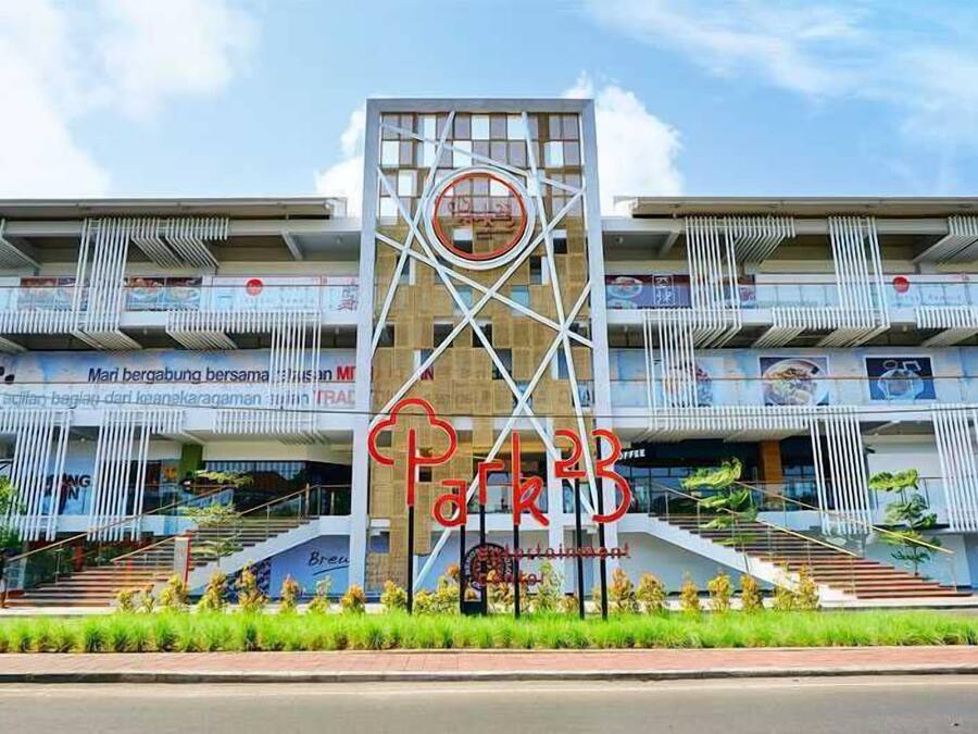Shopping mall