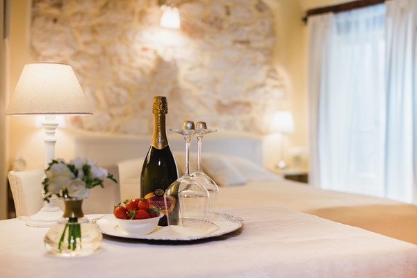 Comfort Double Room, 1 King Bed | In-room safe, soundproofing, free WiFi, bed sheets