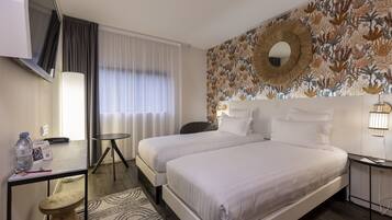 Family Double Room, Multiple Beds | Premium bedding, pillowtop beds, in-room safe, desk