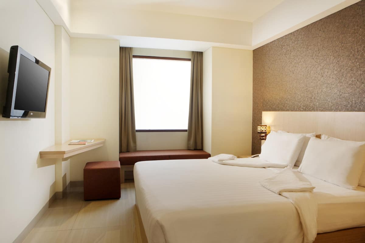 In-room safe, desk, iron/ironing board, free cribs/infant beds