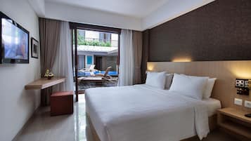 Safe på rommet, skrivebord, strykejern/-brett og barnesenger (inkludert)