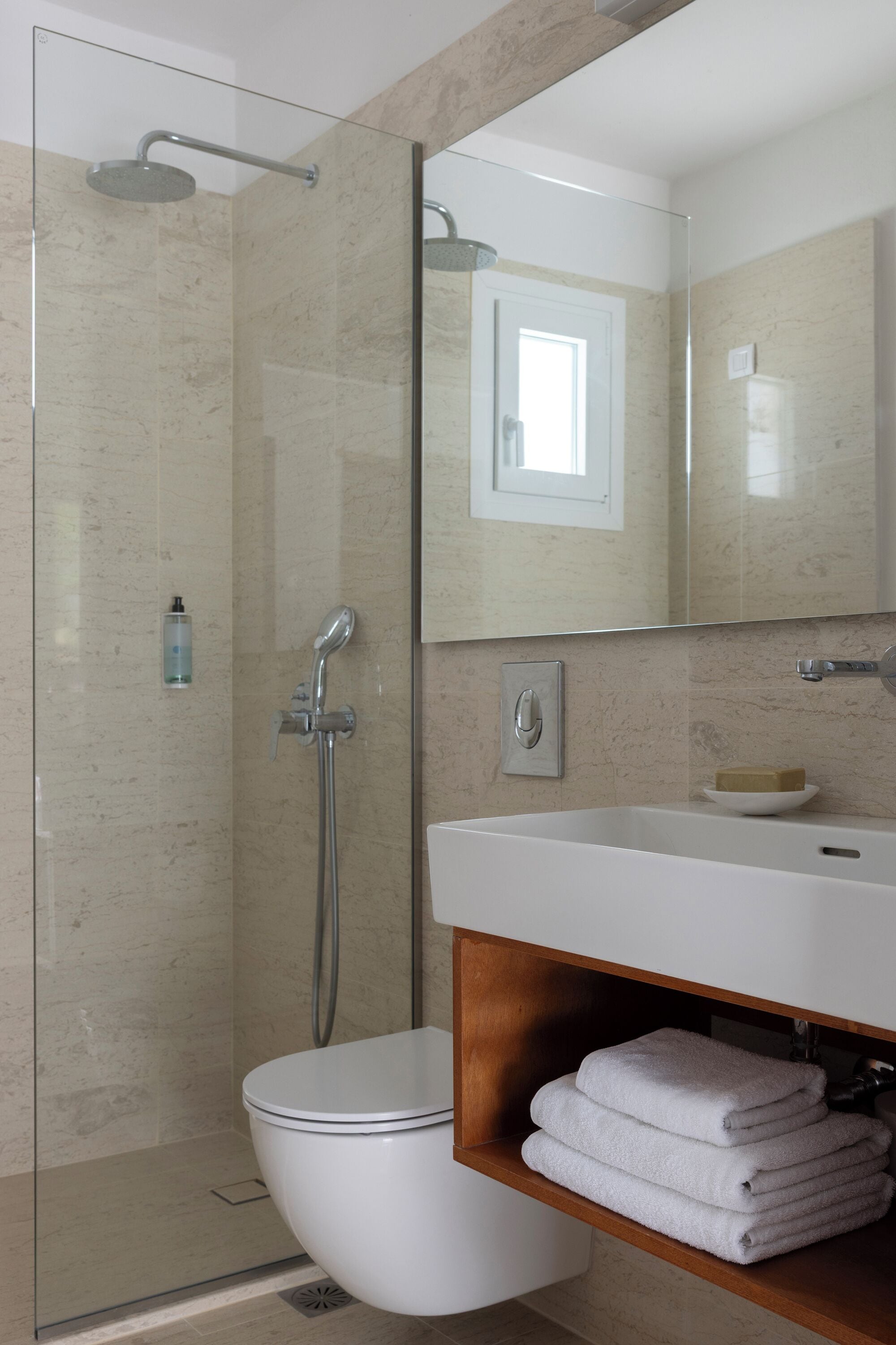 superior double room | bathroom | hair dryer, towels