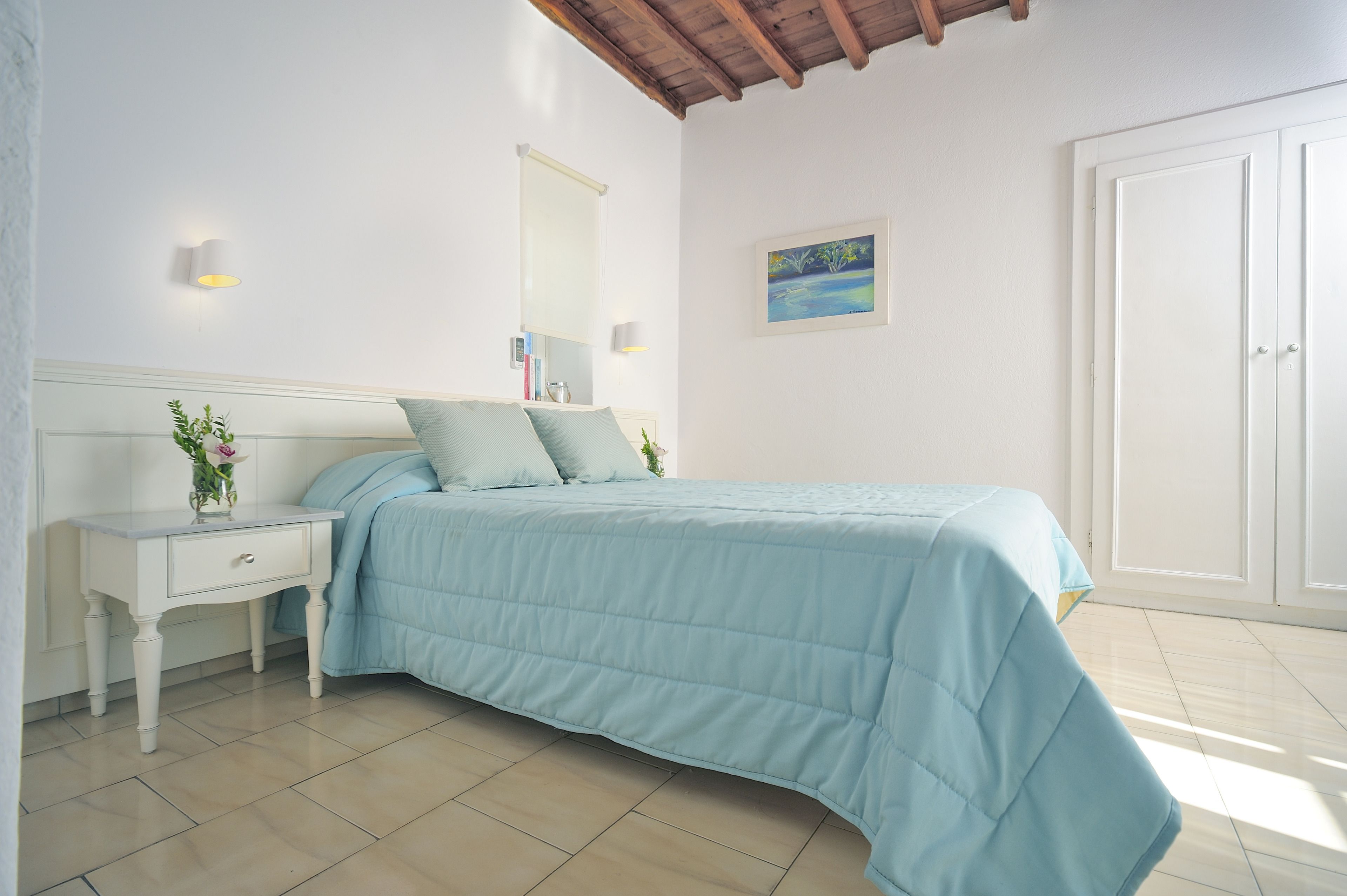 standard room | in-room safe, soundproofing, iron/ironing board, free wifi