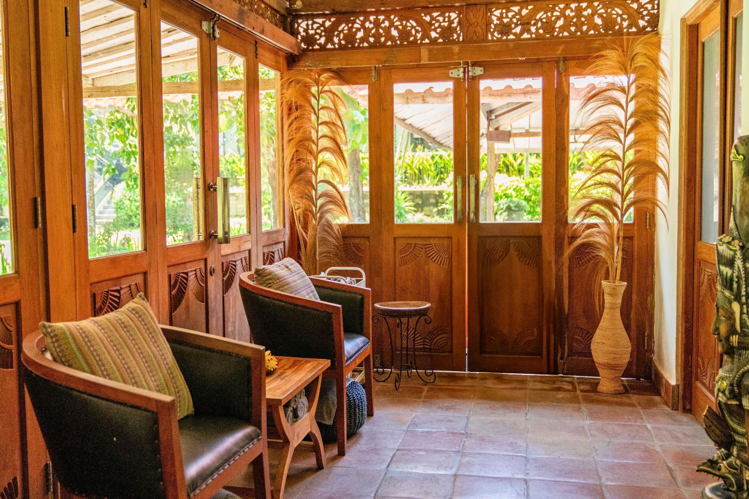 body treatments, aromatherapy, hot stone massages, deep-tissue massages