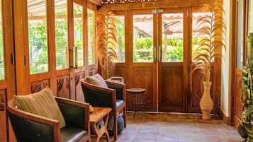 Body treatments, aromatherapy, hot stone massages, deep-tissue massages