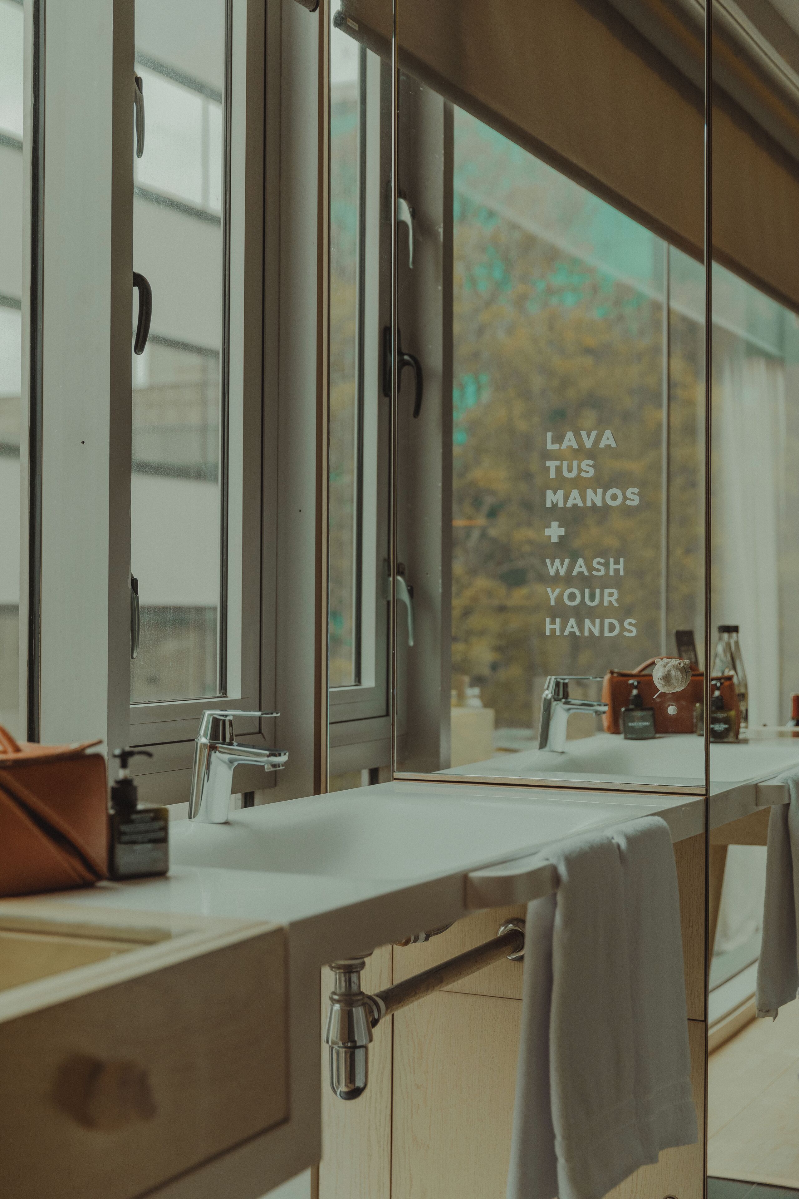 standard room (s) | 1 bedroom, minibar, in-room safe, desk