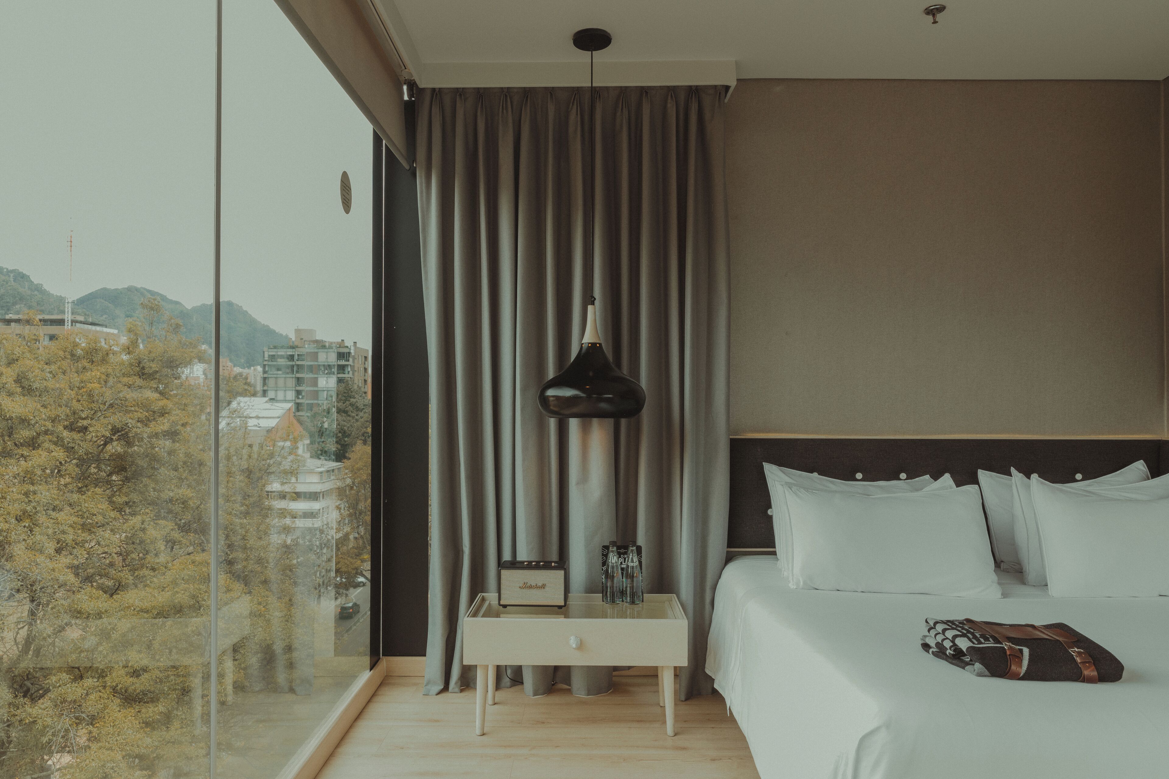 junior suite (l) | 1 bedroom, minibar, in-room safe, desk