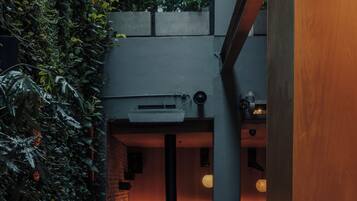 Breakfast, lunch and dinner served