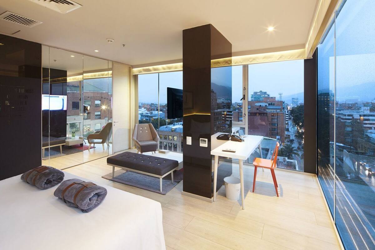 Premium bedding, minibar, in-room safe, desk