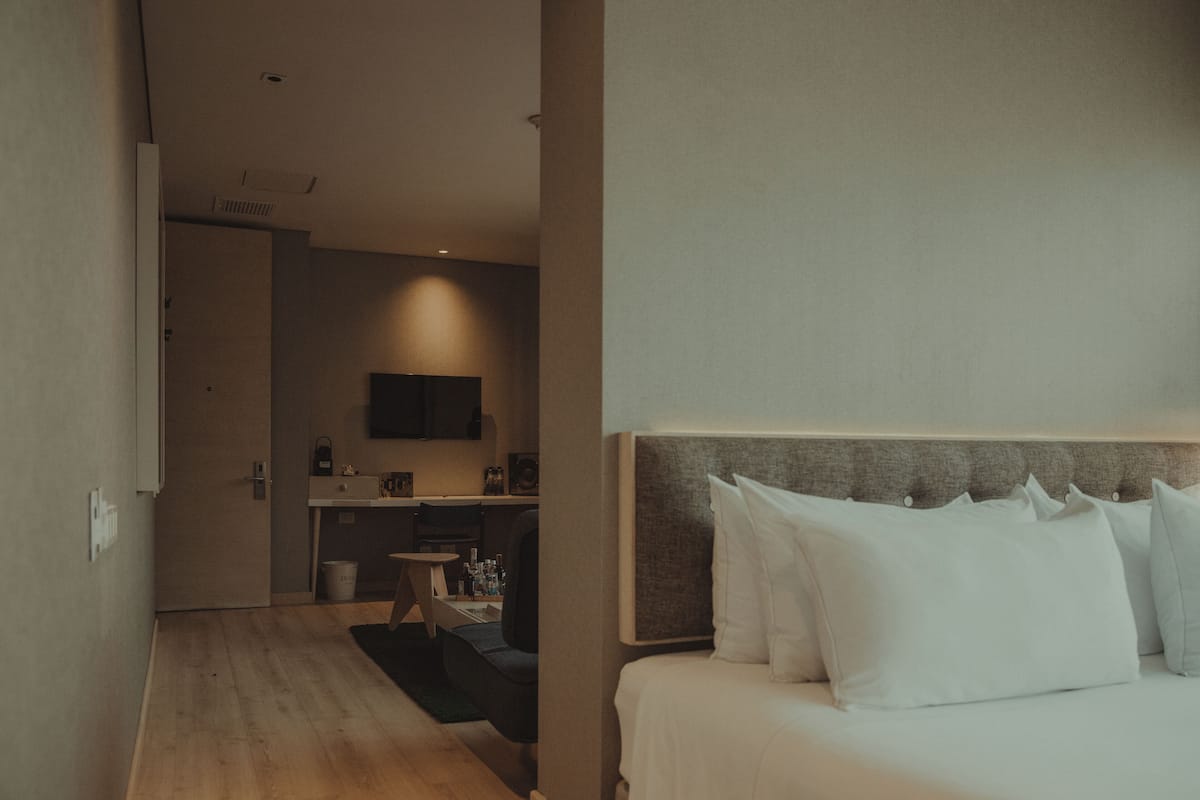 Suite (XL) | Minibar, in-room safe, desk, laptop workspace