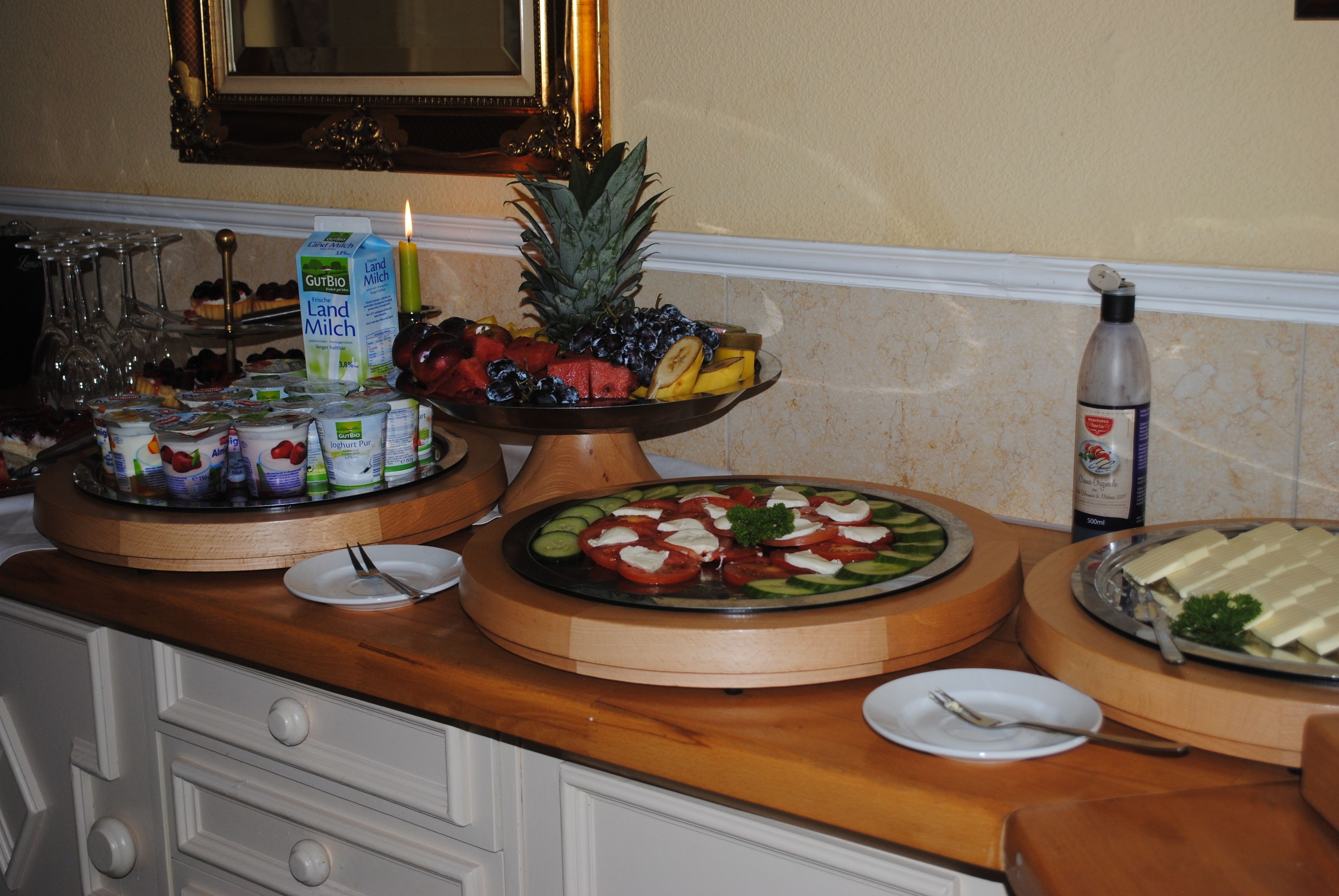 daily buffet breakfast (eur 17 per person)