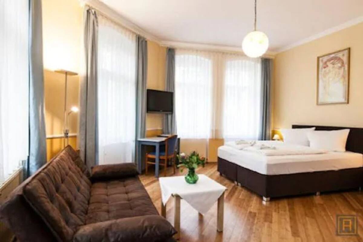 Comfort Double Room | Minibar, in-room safe, desk, laptop workspace