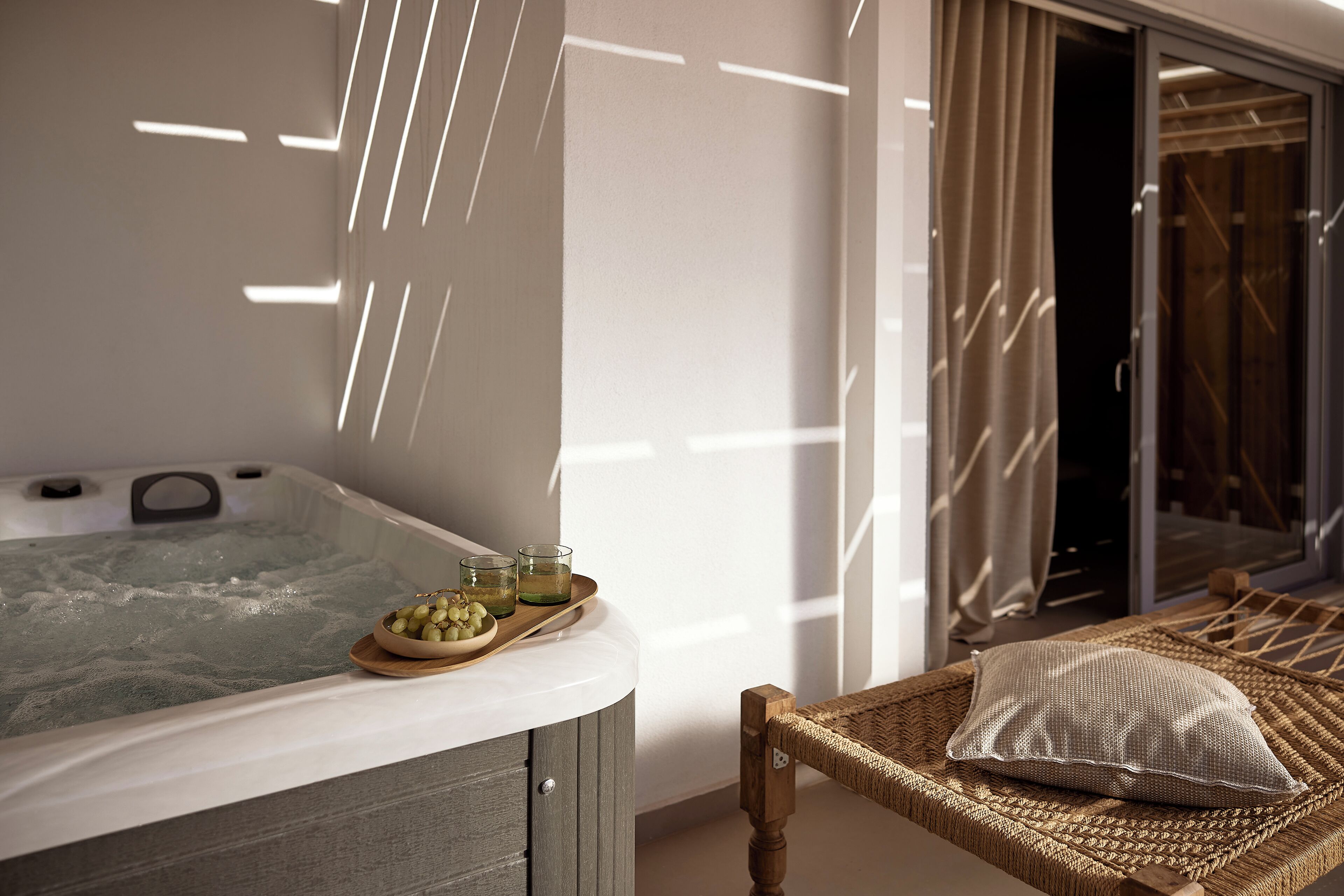 signature suite with sea view & hot tub | 1 bedroom, minibar, blackout curtains, free wifi