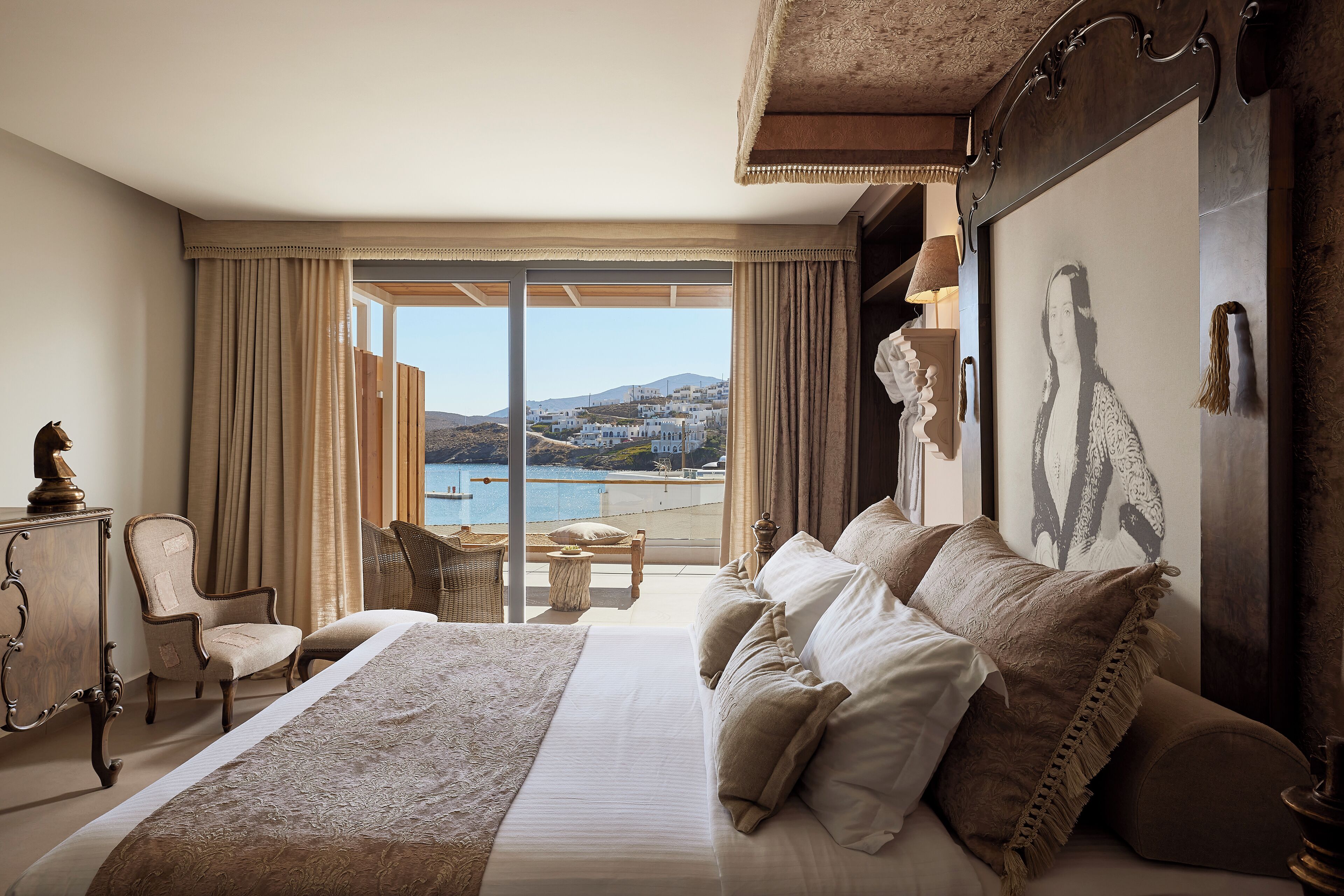 signature suite with sea view & hot tub | 1 bedroom, minibar, blackout curtains, free wifi