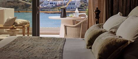Signature Suite with Sea View & Hot Tub | 1 slaapkamer, een minibar, verduisterende gordijnen, gratis wifi