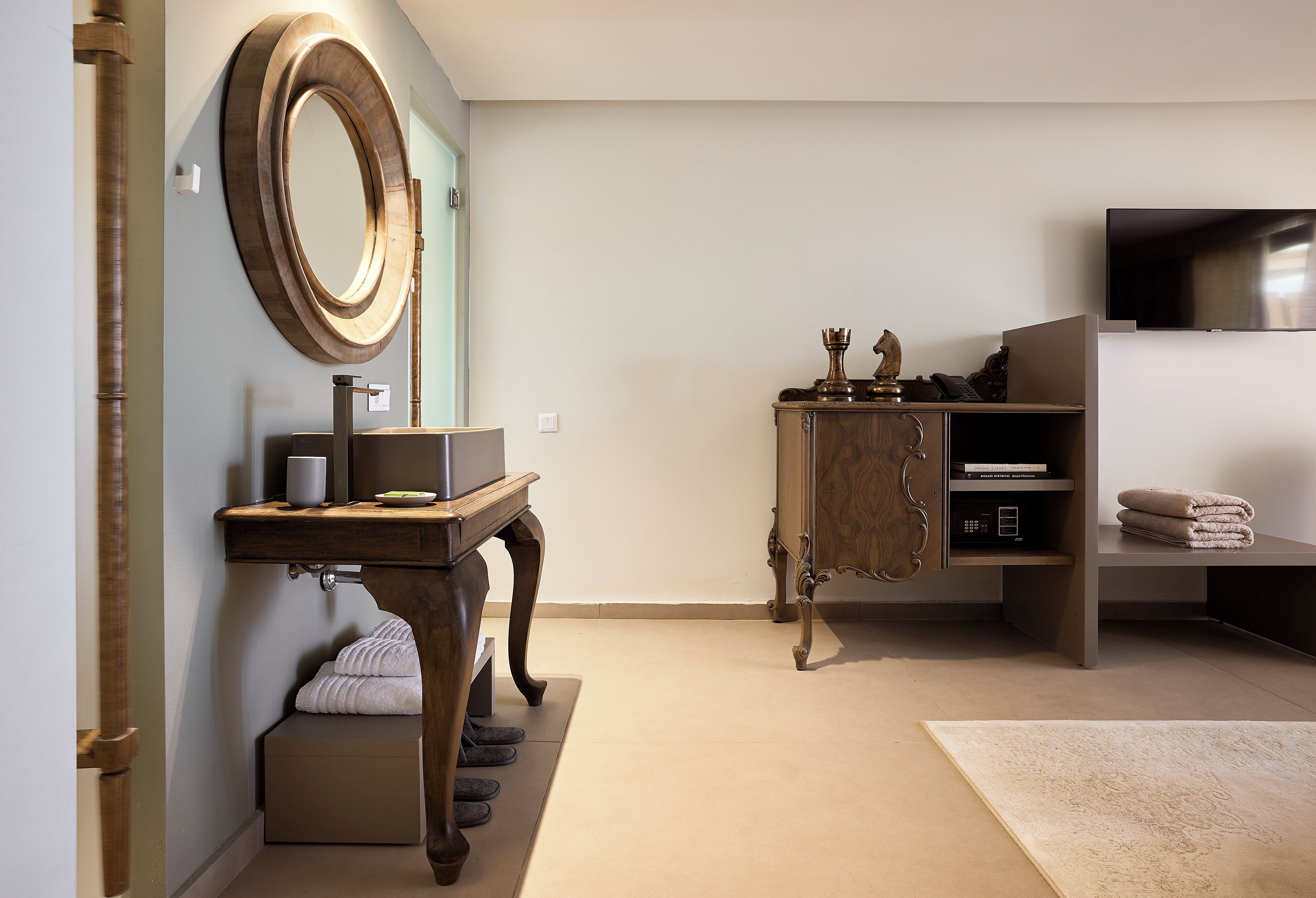 signature suite with sea view & hot tub | bathroom | shower, free toiletries, hair dryer, slippers
