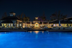 Outdoor pool - The Trident Hotel (Port Antonio)