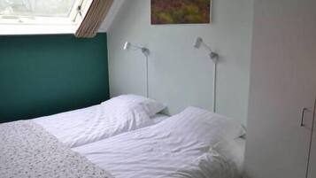 Economy Double Room | Cots/infant beds, free WiFi, bed sheets, wheelchair access