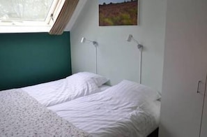 Economy-Doppelzimmer | Babybetten, kostenloses WLAN, Bettwäsche, Rollstuhlgeeignet