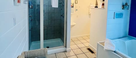 Superior Studio, Ensuite, Courtyard View (Goodrich Room) | Interior