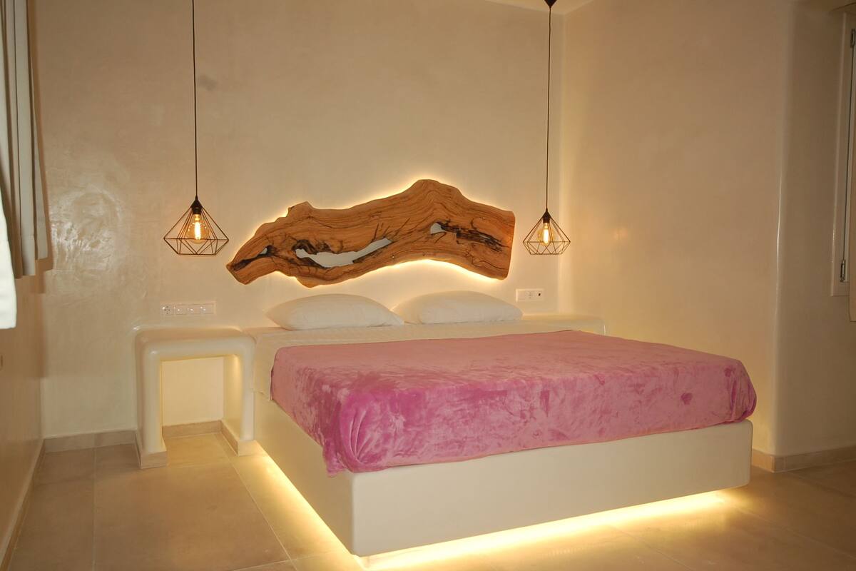 客房 (Deluxe Suite, Jetted Tub in Balcony) | 隔音、熨斗/熨衣板、免費無線上網