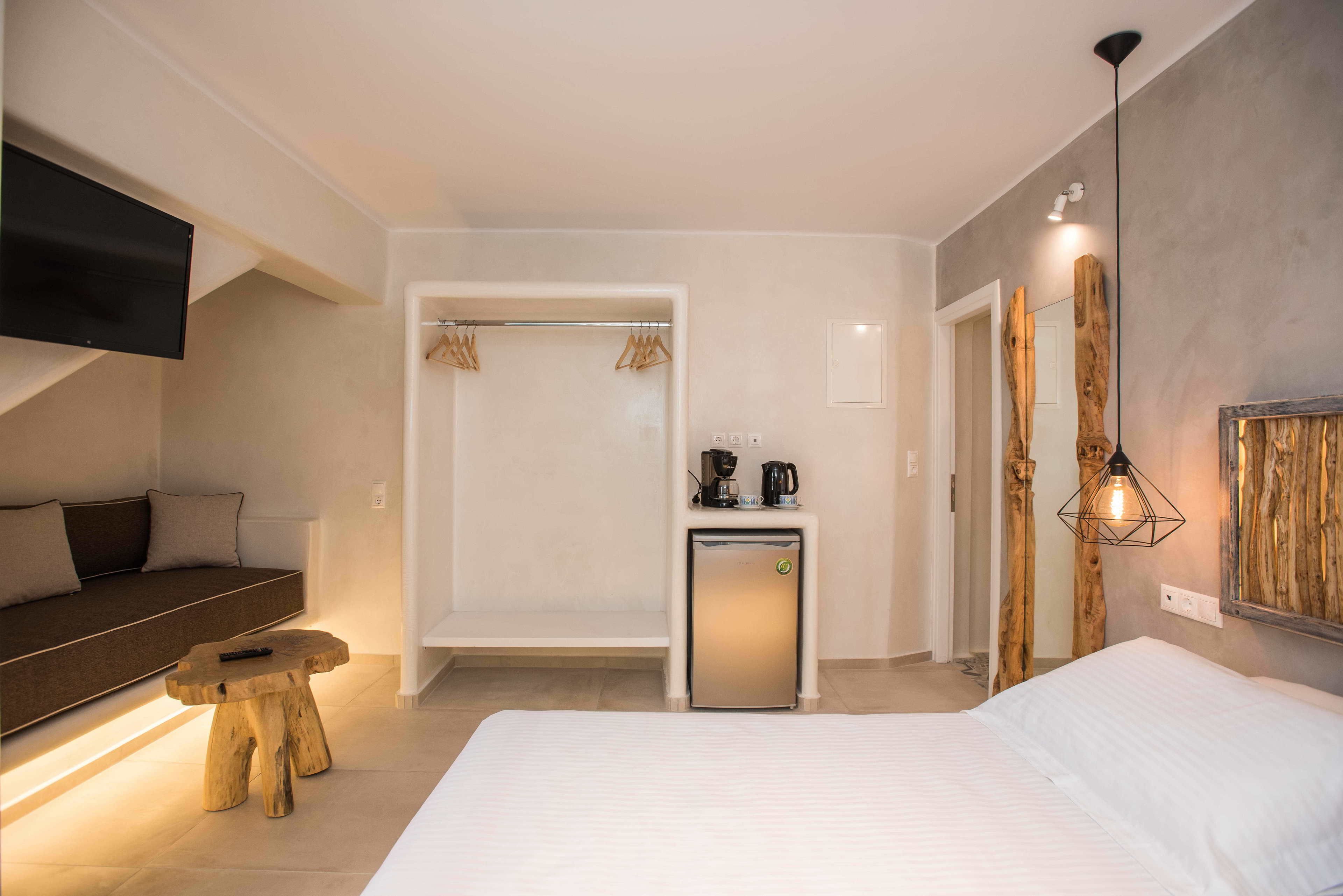 suite, sea view | living area | flat-screen tv