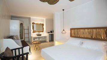 Suite, pemandangan laut | Kedap suara, setrika/meja setrika, dan Wi-Fi gratis