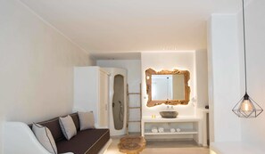 Suite, vue mer | Coin séjour | Télévision à écran plat