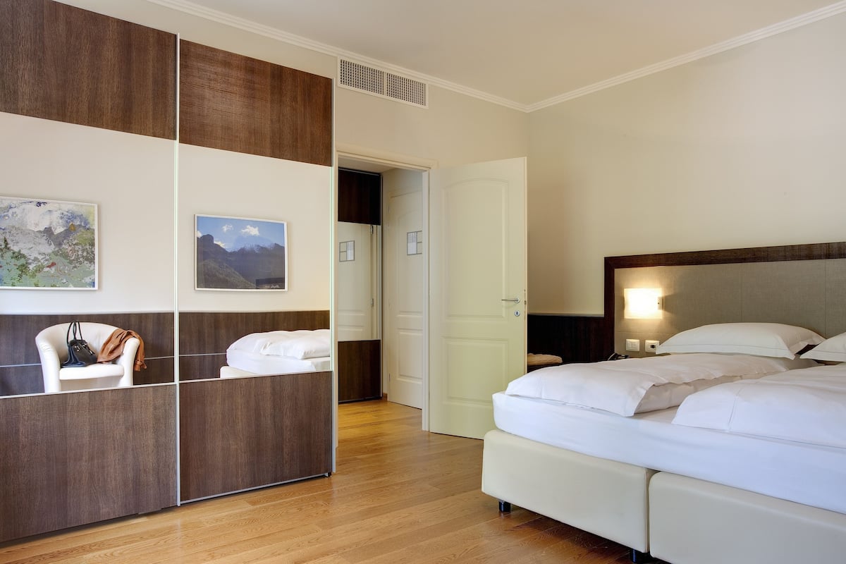 Minibar, in-room safe, desk, soundproofing