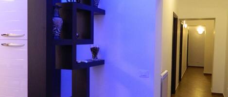 Een flatscreentelevisie