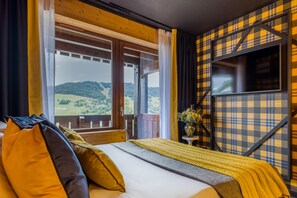 Premium bedding, free cots/infant beds, free WiFi, bed sheets