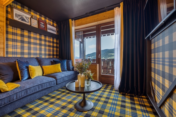 1 bedroom, premium bedding, free cribs/infant beds, free WiFi