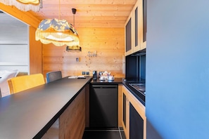 Chambre (La Mamie Megeve) | Cuisine privée