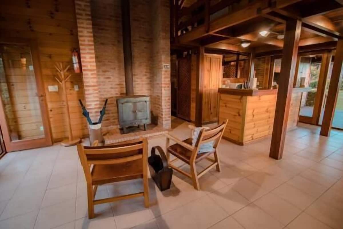 2 bedrooms, premium bedding, in-room safe, free WiFi