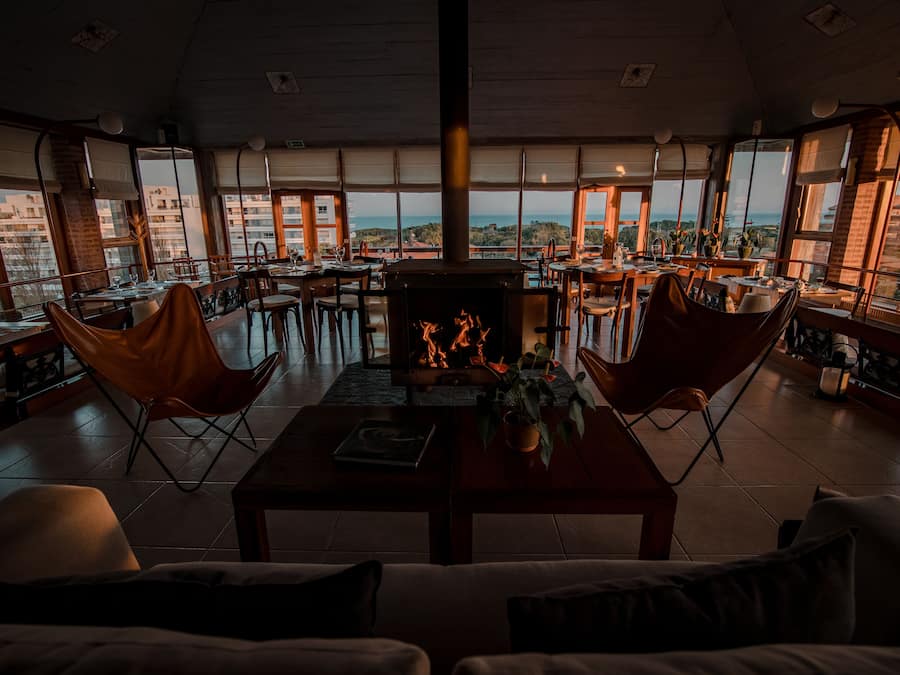 Breakfast, lunch and dinner served