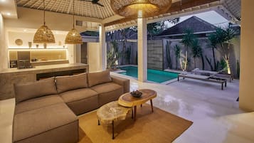 Vila superluxo, 3 quartos, piscina particular | Cofres nos quartos, escrivaninha, Wi-Fi de cortesia, roupa de cama