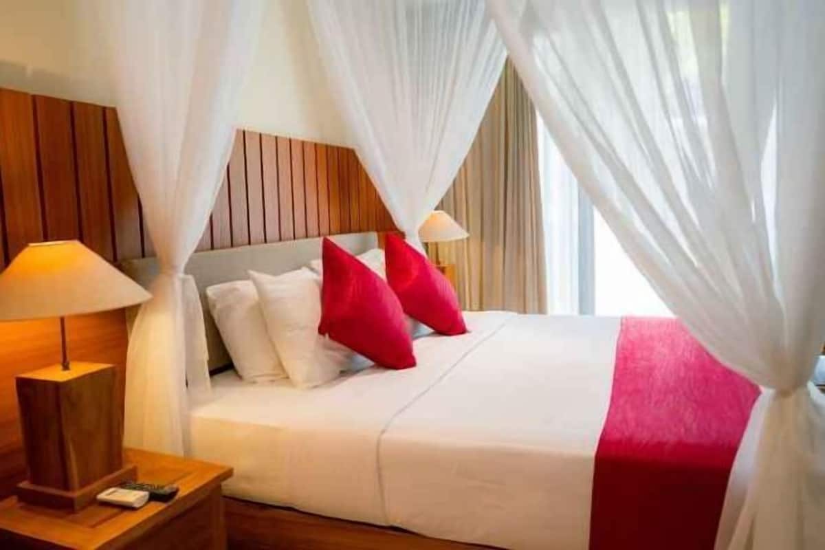 Minibar, in-room safe, desk, soundproofing