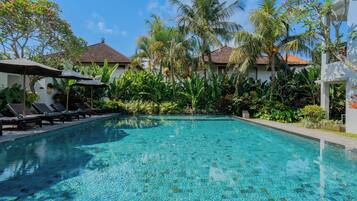 Outdoor pool, pool umbrellas