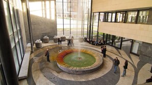 A spacious atrium with a central fountain, large windows, and a seating area. - Olympia Wellness Hotel (Karlovy Vary)