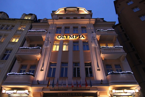 Front of property - evening/night