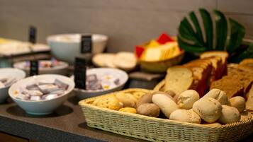 Desayuno buffet todos los días (con cargo)